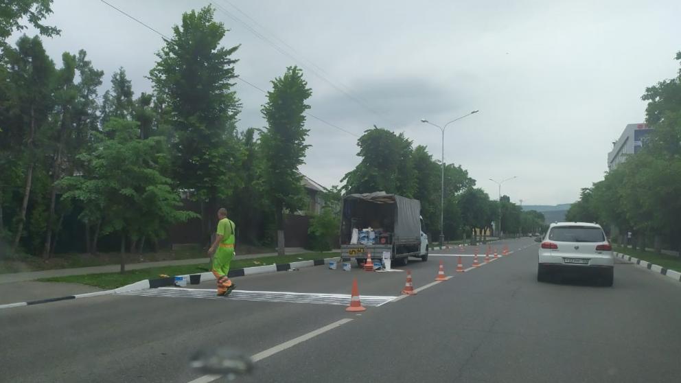 В Кисловодске монтируют шумовые полосы на проезжей части
