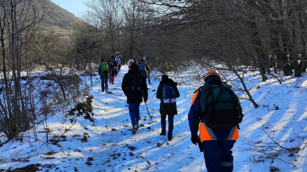 Спасатели сопроводили школьников при восхождении на гору Бештау