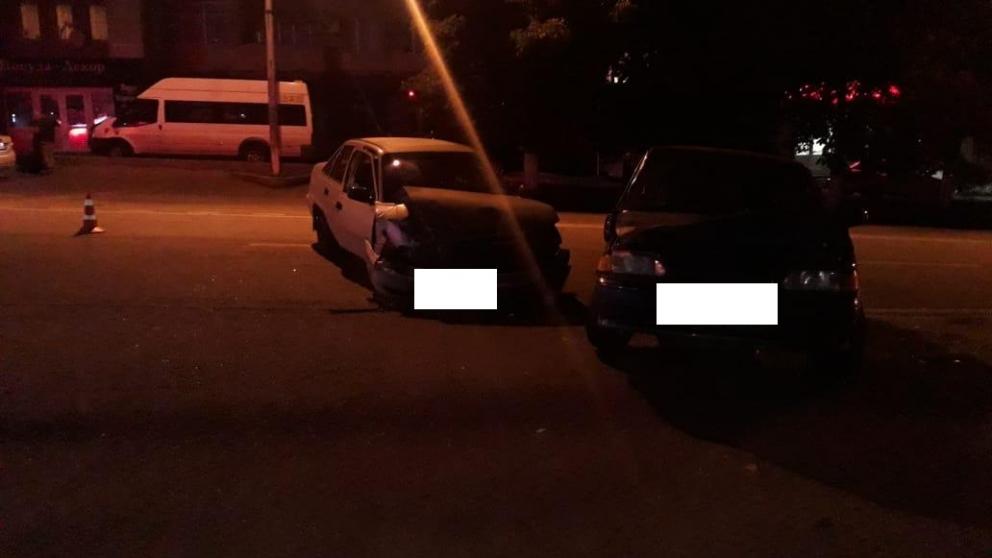 В Ставрополе при столкновении двух авто пострадали двое взрослых и двое детей