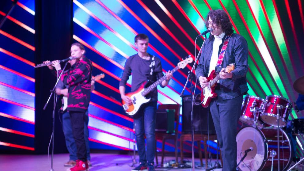 Студент из Ставрополя защитил дипломную работу концертом памяти Виктора Цоя