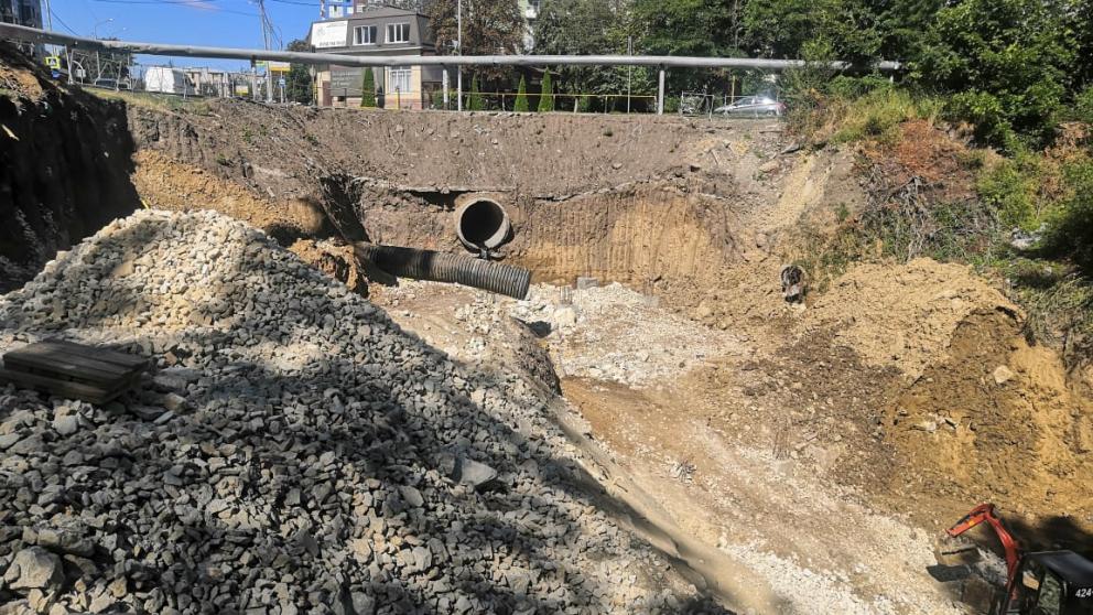 В Ставрополе на улице Космонавтов восстанавливают ливнёвки