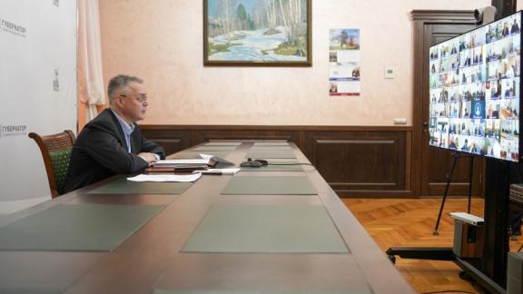 На заседании правительства Ставрополья обсудили поддержку предпринимателей и урожай