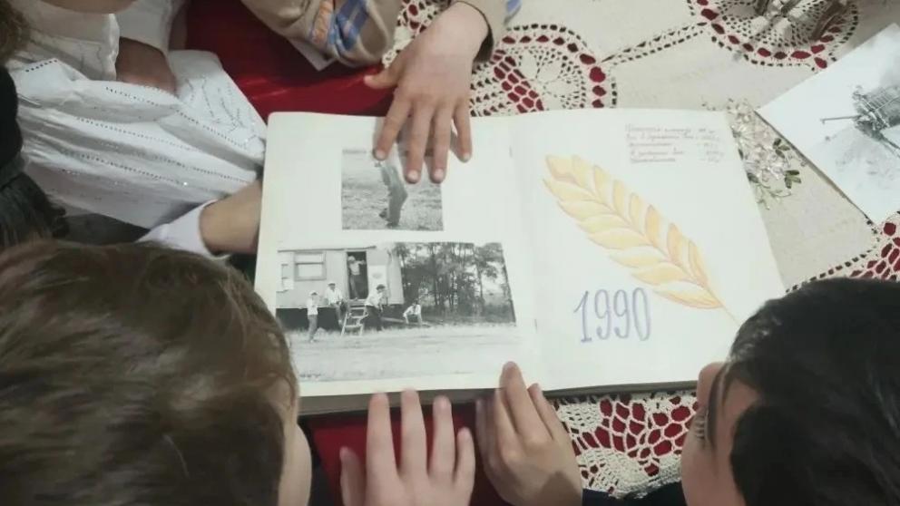 Школьники Кировского округа познакомились с ветераном труда