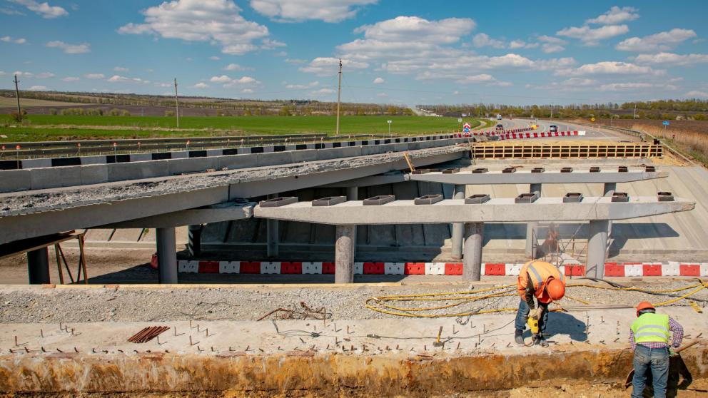 Путепровод на подъезде к Ставрополю обновят до конца августа