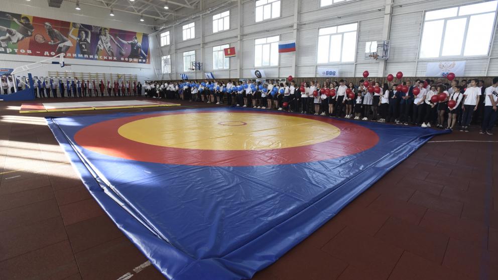 Физкультурно-оздоровительный комплекс за 73 млн открыли в селе Дивном