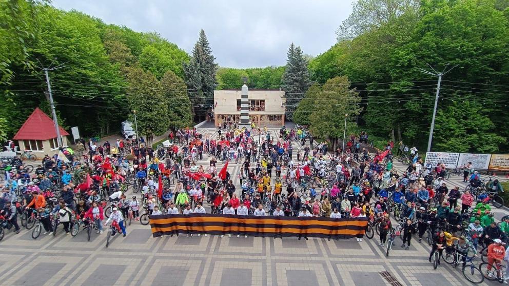 По улицам Ставрополя пронесли Знамя Победы