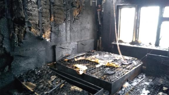 На берегу Новотроицкого водохранилища сгорел домик