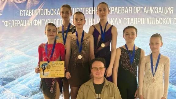 Фигуристы ставропольской школы «Наследие» собрали урожай медалей «Солнечного круга»
