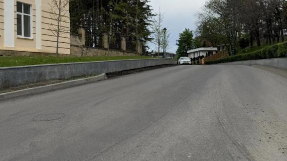 В городах‑курортах Ставрополья обновляют дороги к образовательным учреждениям