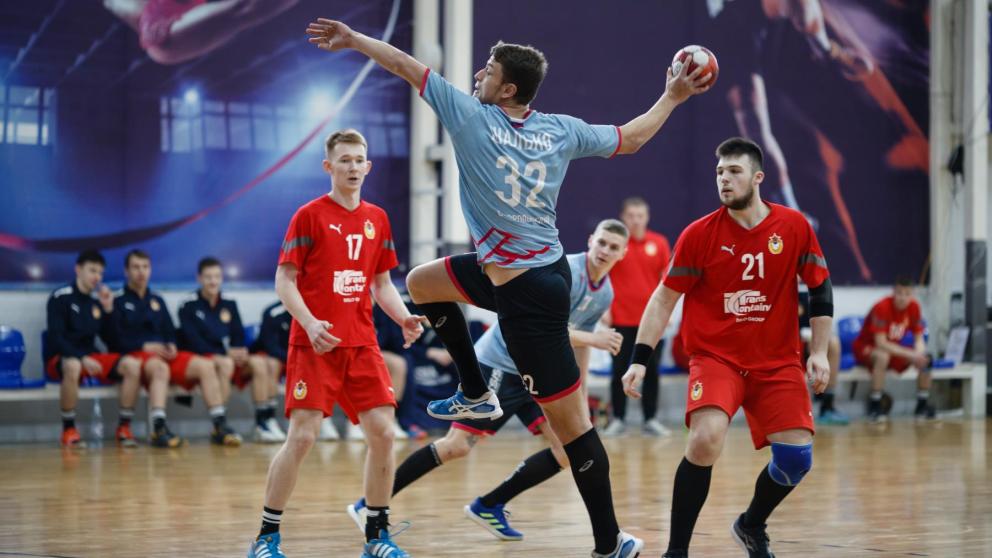 Гандболисты ставропольской команды «Виктор-СУОР» стали серебряными призерами молодежного первенства России