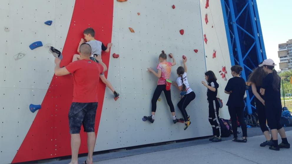 Первенство Ставропольского края по скалолазанию стартовало в Кисловодске