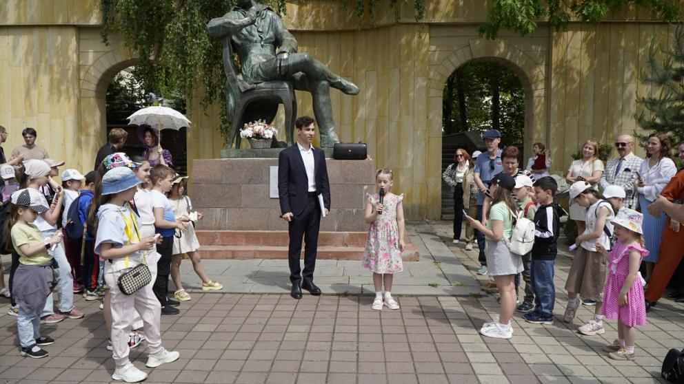 Сотни жителей Ставрополя прочитали любимые строки Пушкина
