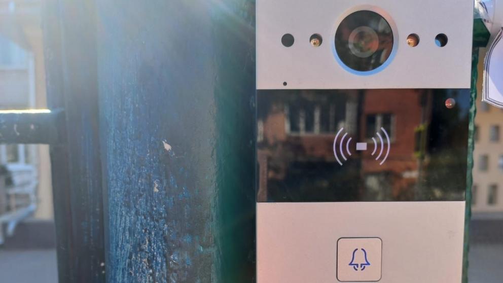 В школах и детских садах Железноводска установили умные домофоны