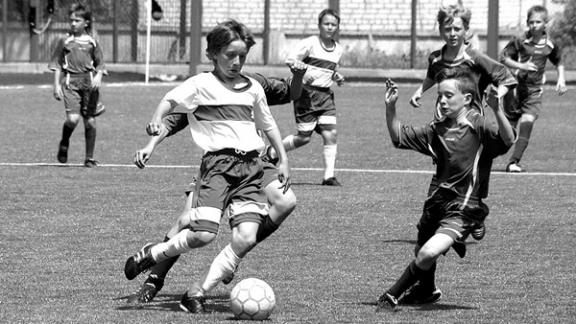 Локобол-2010-РЖД: есть победители среди детских футбольных команд Ставрополья