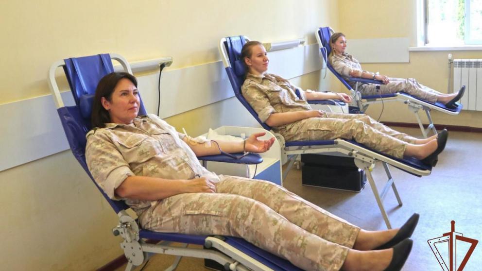 Росгвардейцы в Пятигорске в рамках всероссийской акции стали донорами крови