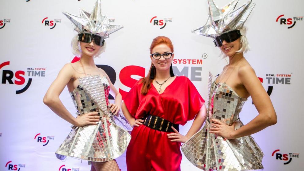 Как заработать в несерьезной профессии