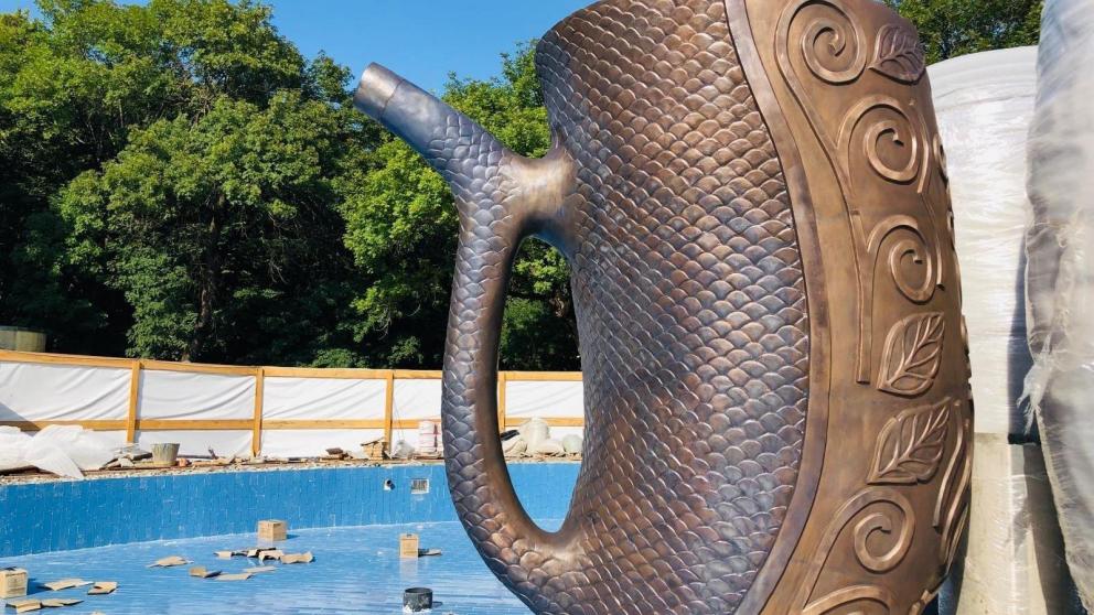 Бронзовые бюветницы украсили фонтан в Курортном парке Железноводска