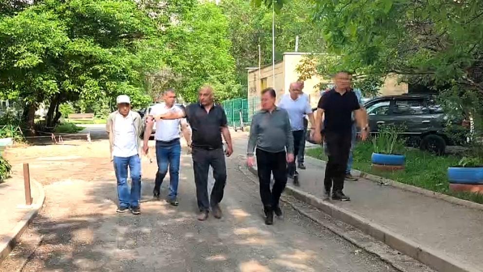 Мэр Ставрополя Иван Ульянченко проверил ход ремонта дорог в городе