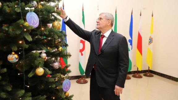 Юрий Чайка принял участие в акции «Ёлка желаний» на Ставрополье