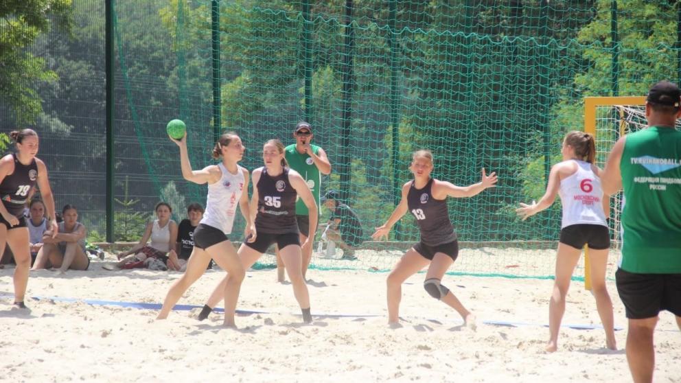 Женская команда «Ставрополье» осталась без медалей на чемпионате России по пляжному гандболу