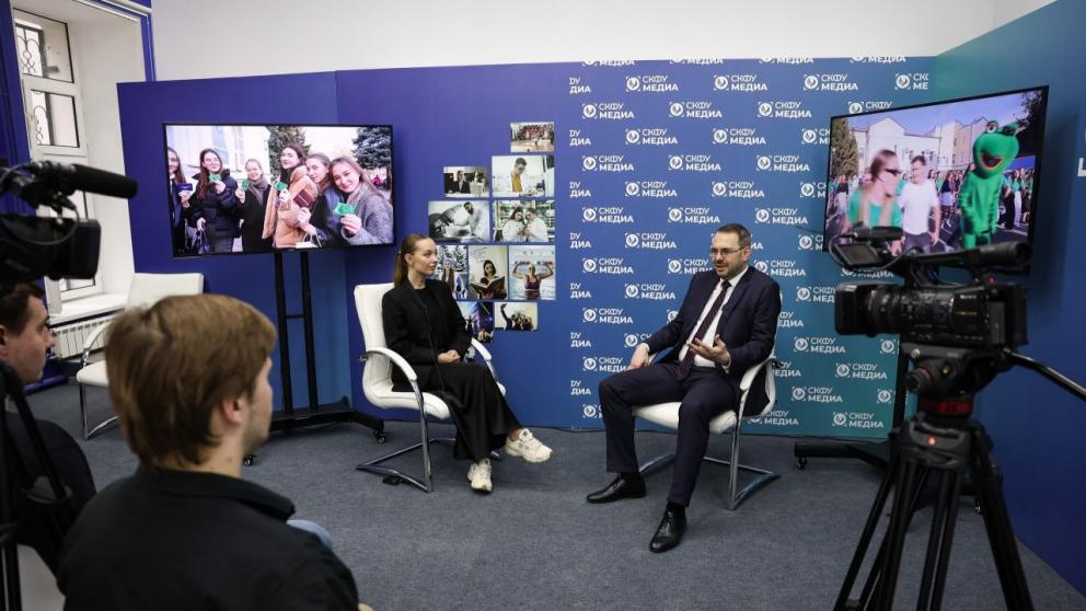 В рамках программы «Приоритет-2030» СКФУ обновил учебную телестудию