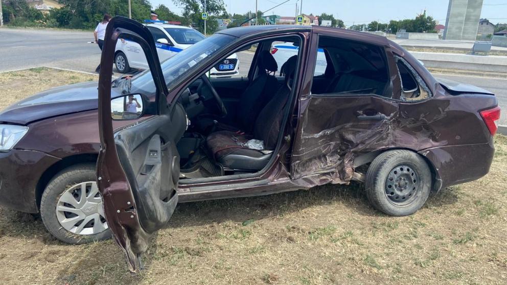 Два человека получили тяжелые травмы в аварии на Ставрополье