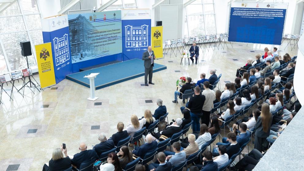 В СтГАУ обсудили роль Советского Союза в Великой Победе