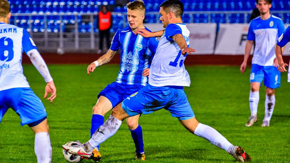 Футболисты из Ставрополя и Пятигорска разошлись с соперниками боевым миром