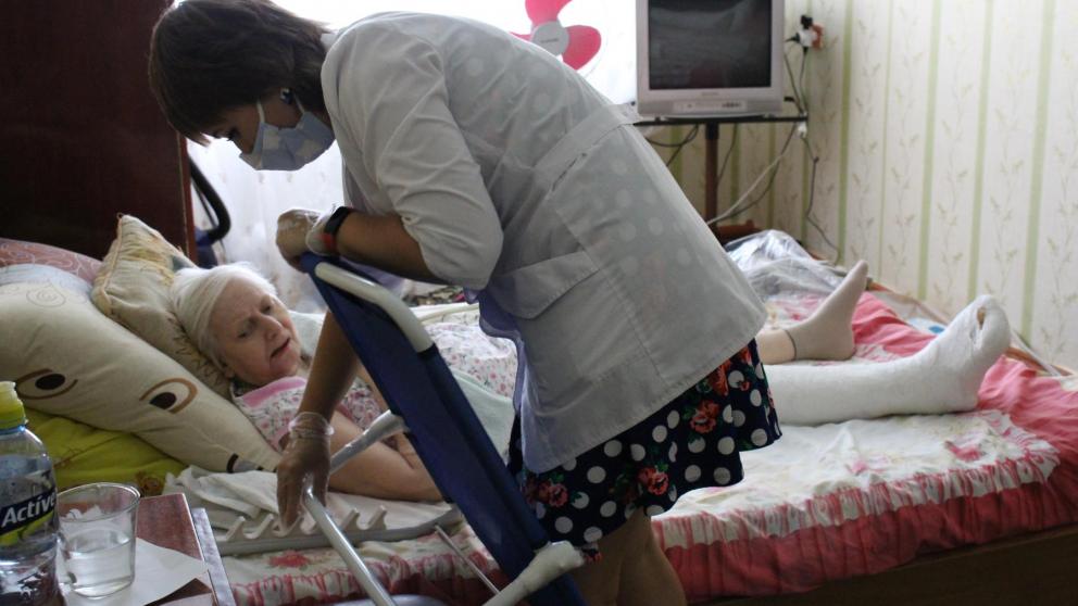 «Школа ухода» в Нефтекумске помогает родственникам больных людей