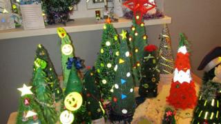 В отделах ГИБДД на Ставрополье проходит выставка «Ёлочек Безопасности»