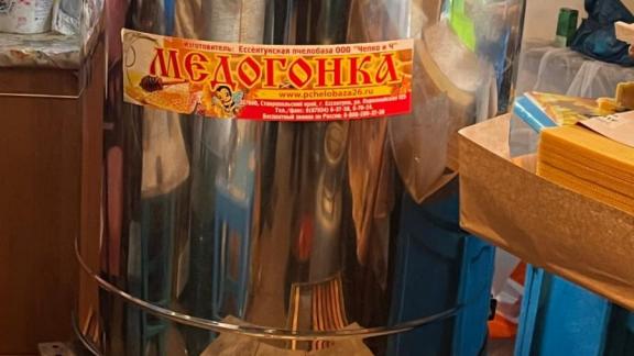 Житель села Преградного на Ставрополье развивает медовый бизнес