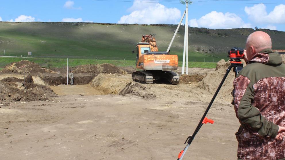 В Александровском округе строят подъездную дорогу к буйволиной ферме