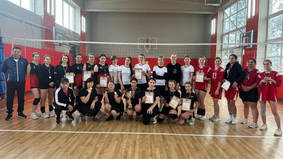 В школе Труновского округа состоялся женский Кубок по волейболу 
