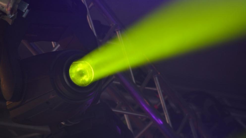 Небо Ставрополья вечером прорежут лучи прожекторов