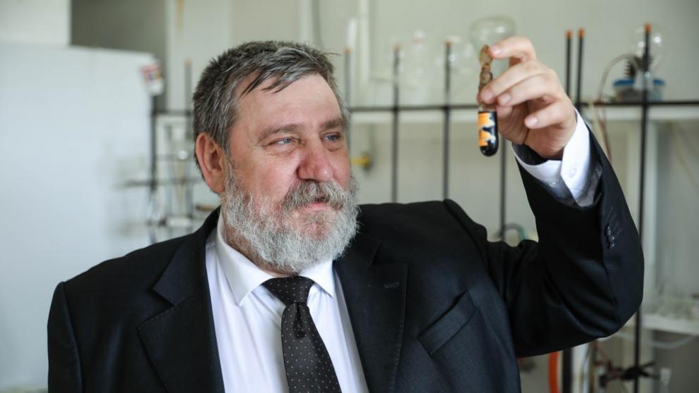 Декану химфакультета СКФУ Александру Аксёнову присвоено звание «Заслуженный деятель науки РФ»