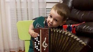 Четырехлетний вундеркинд из Ставрополья увлекается театром, стихами и боксом