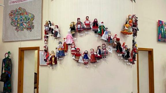Народные умельцы Ставрополья представляют свои работы гостям города-курорта