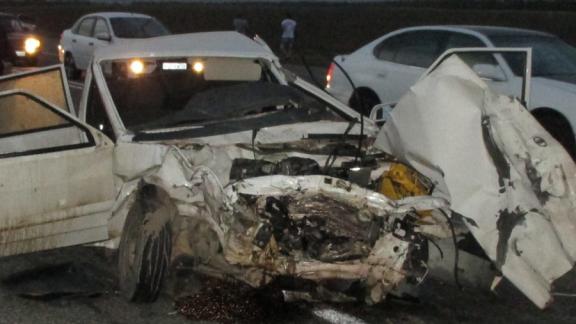 Из покорёженной машины спасли женщину и двоих детей на Ставрополье