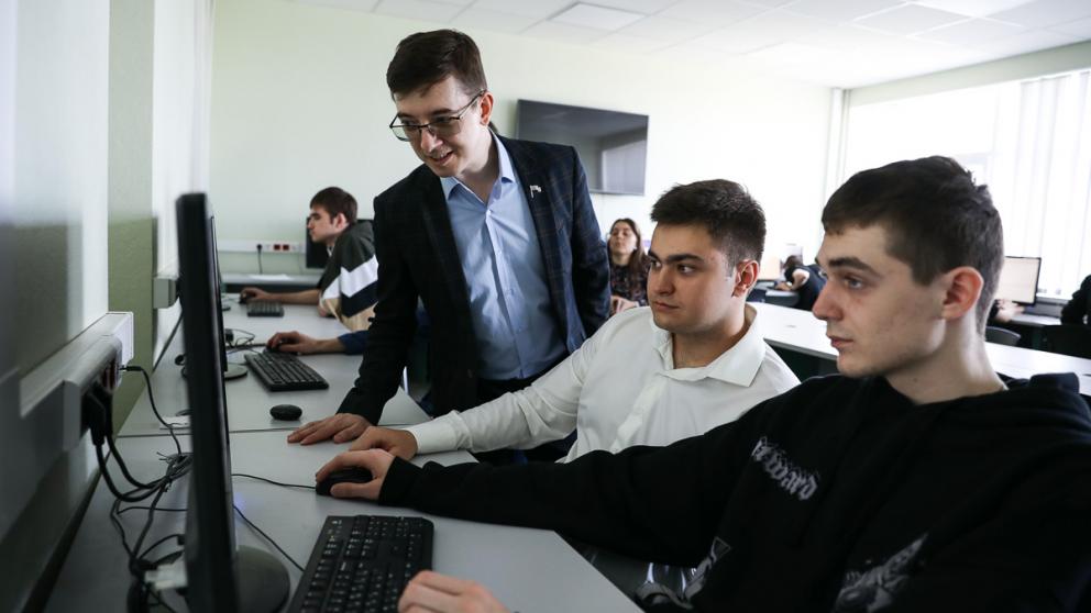 В СКФУ разрабатывают технологии безопасности данных на «умных» устройствах