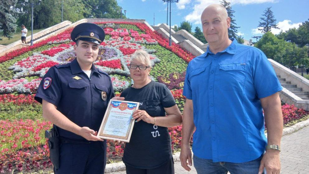 В Пятигорске неравнодушная женщина вернула памятный телефон