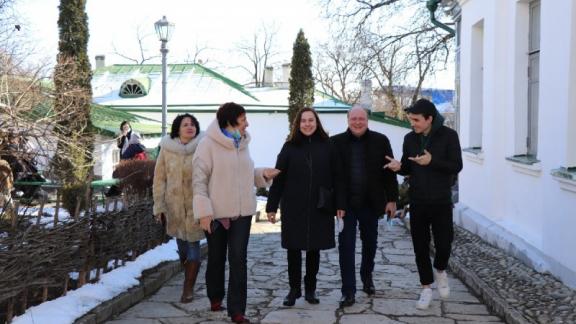 Пятигорский музей-заповедник Лермонтова посетили потомки Льва Толстого