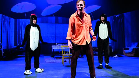 Откуда взялись пингвины в спектакле ставропольского режиссёра Валентина Бирюкова?