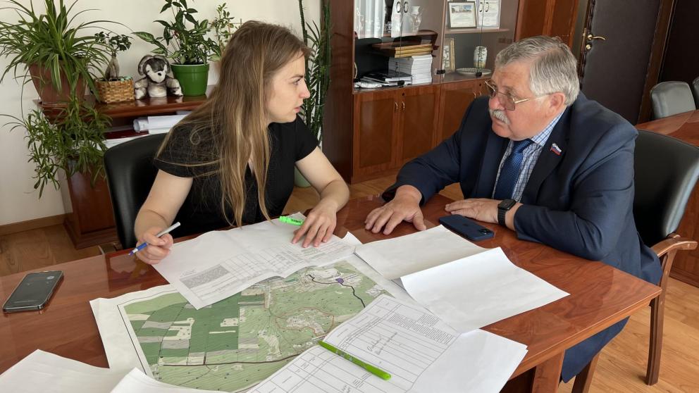 Наказы избирателей обсудил депутат Думы СК с первым замглавы администрации Пятигорска