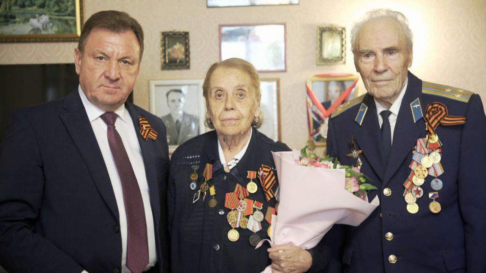 Глава Ставрополя вручил юбилейную медаль бывшей узнице концлагеря