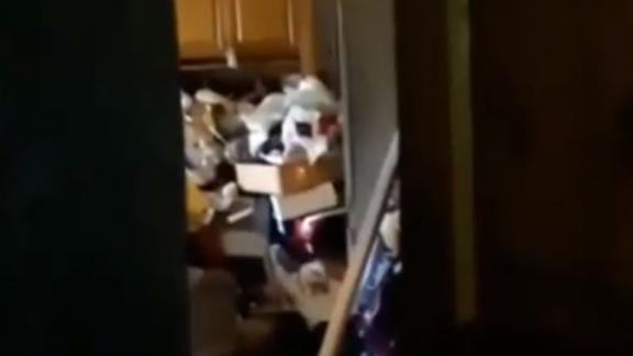 В Ставрополе жители «мусорной» квартиры отказываются выносить хлам