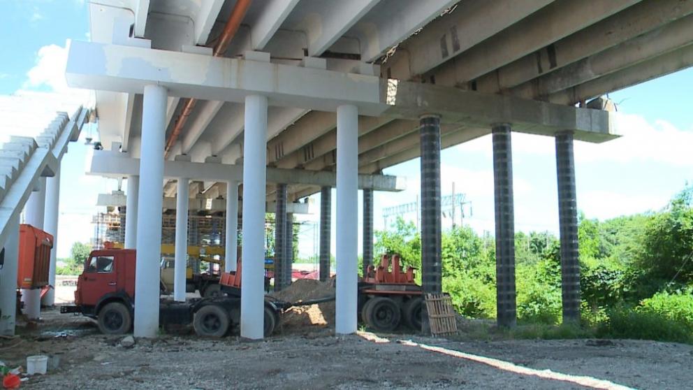Работы на мосту в Минеральных Водах идут по графику