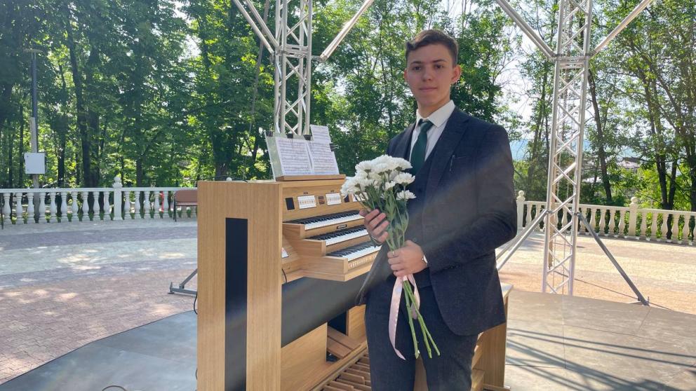 Первый на Ставрополье органный концерт под открытым небом собрал тысячу гостей