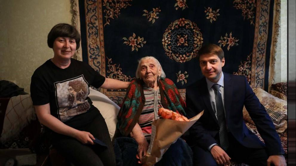 Ректор СКФУ поздравил ветерана с наступающим Днём Победы