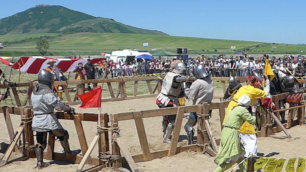 200 рыцарей собрал фестиваль «Железное сердце» в окрестностях в Железноводска