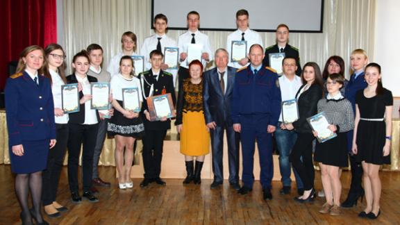 Следственное управление провело правовую олимпиаду среди школьников памяти генерал-лейтенанта юстиции